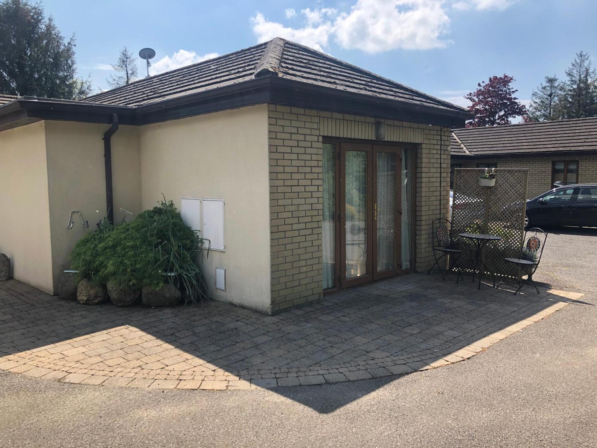 Borodino Studio Apartment Enniscorthy Bagian luar foto